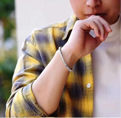 男人为什么不能戴玉
