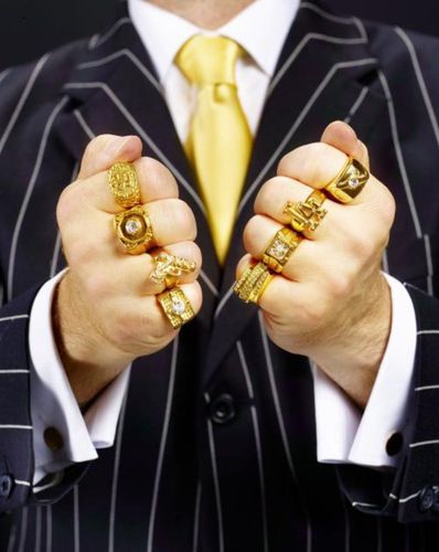 男人戴金戒指旺财吗?男戴戒指正确姿势