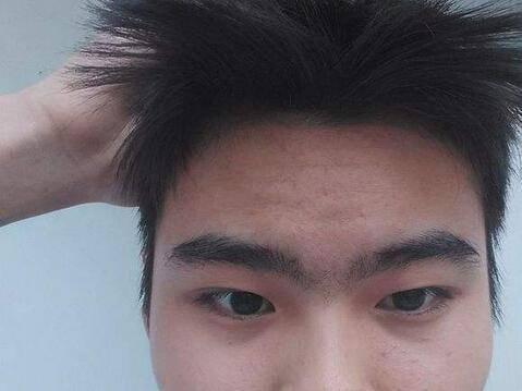 男人连心眉好不好?心思缜密做事执着认真!