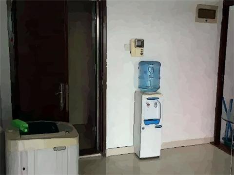 饮水机摆在客厅哪里好
