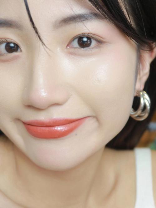女生尖下巴个性好不好