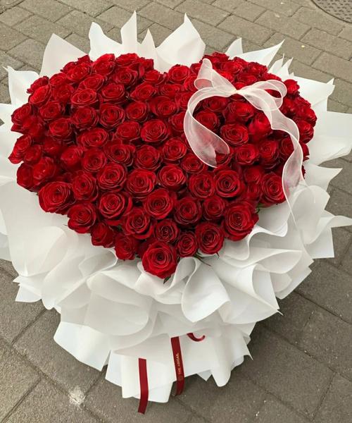 18朵红玫瑰的花语,18朵红玫瑰红玫瑰代表什么意思?