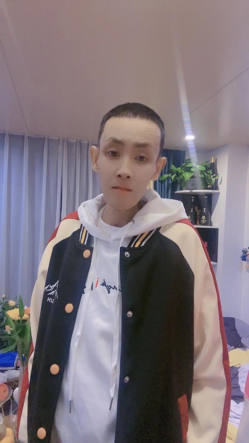 女人梦见大哥是什么意思