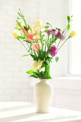 梦见花瓶插了好多鲜花