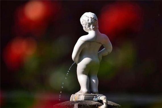 梦到自己撒尿撒了很多