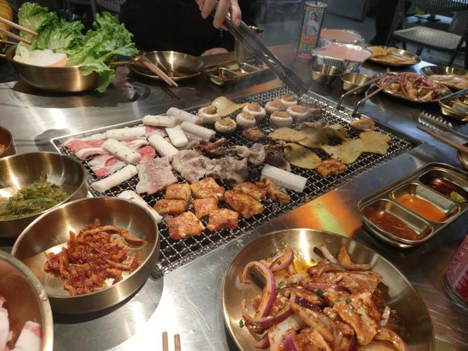 烧烤店起名成年人的高烤人气爆棚