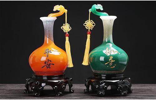 酒柜中间摆什么摆件好最好最吉祥的家庭摆件