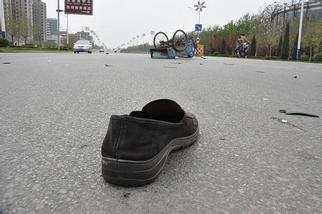 梦见鞋子掉了一只