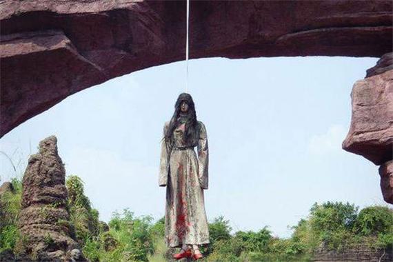 梦见陌生人上吊死了是什么意思
