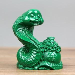 2021年属蛇的招财辟邪饰物是什么