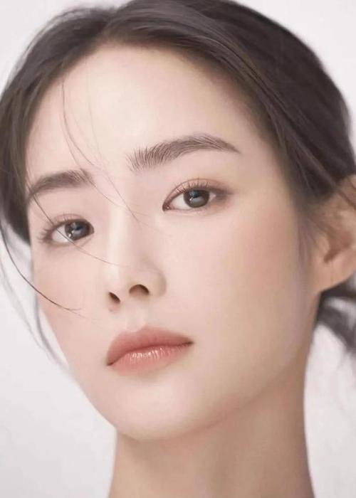 女人眉毛形状