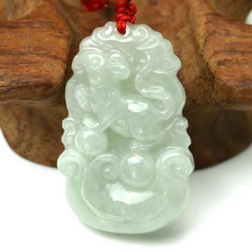 属鼠的人适合戴翡翠吗