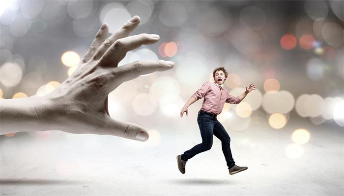 女人梦见自己跑得很快是什么意思