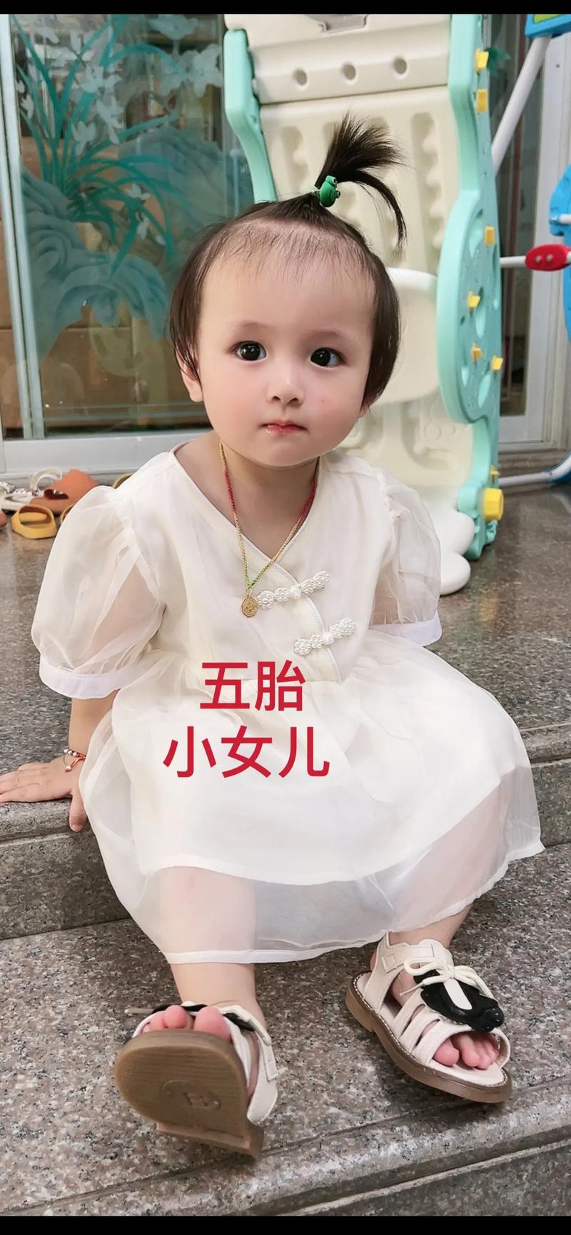 梦见自己生了五个女儿,我未婚,昨晚做梦,梦到自己生了五个女儿,那些女儿们都好可爱,