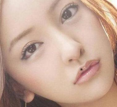 女人左嘴唇上方有痣好不好