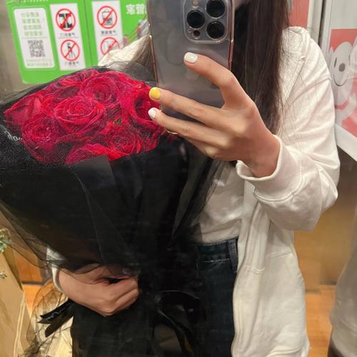 梦见别人送花给我是什么意思