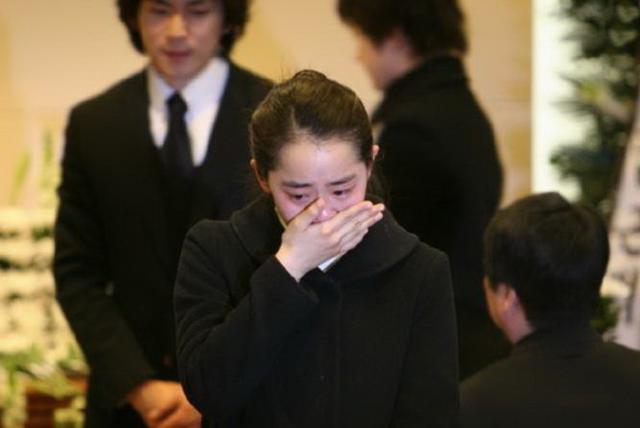 怀孕的女子能否参加死人的葬礼?
