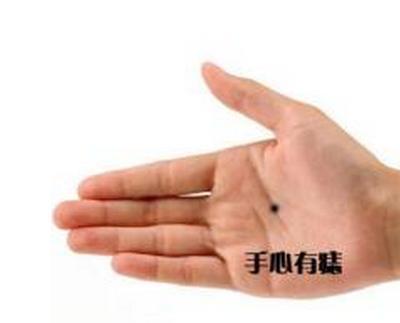 女人左手掌有痣代表什么?头脑聪明,财运旺!