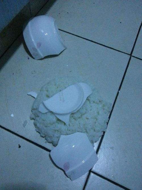 梦见吃饭的碗摔碎了