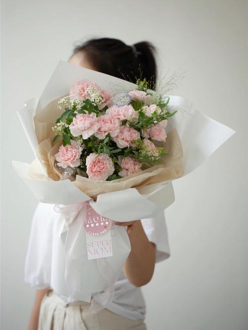 康乃馨适合送给什么人?送不同人的含义