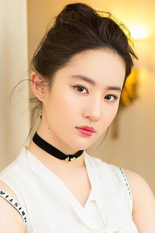 鹅蛋脸的女人桃花运好吗