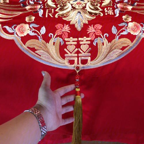 结婚婚床上必放的东西