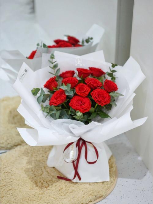 11朵红玫瑰的花语，11朵红玫瑰代表什么意思？