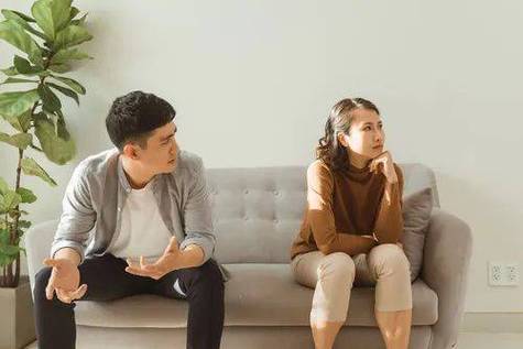 情侣间一吵架就再也不能释怀的星座女