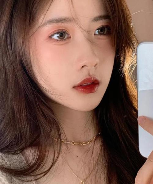 不是美是自恋,这些自以为是的生肖女生