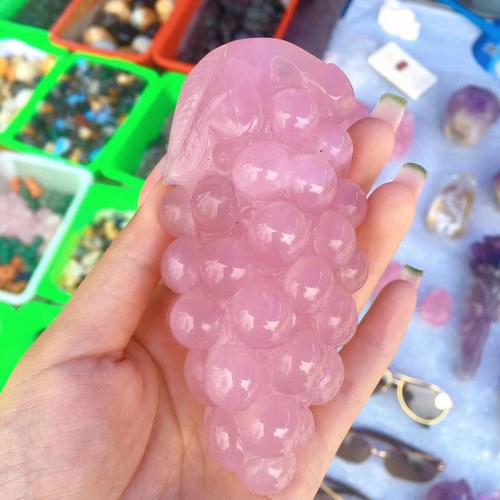 梦见吃粉色水晶葡萄