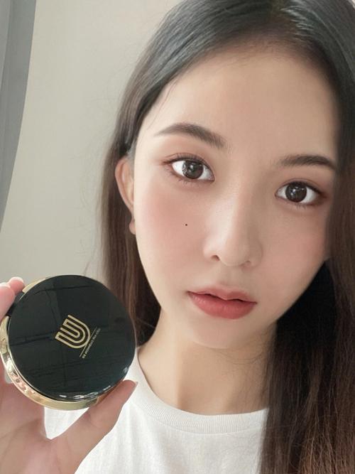 属狗女去洗手间补妆要多久
