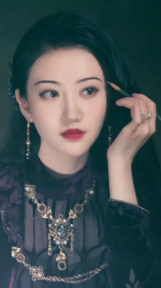 紫微14主星女梳哪种发型对事业最有利