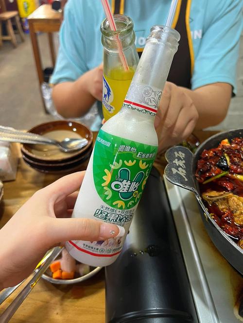 梦见已故的爷爷躺在床上吃炒鸡