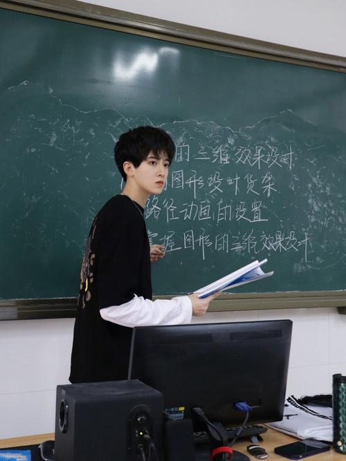 梦到上课迟到 梦到上课迟到找不到教室
