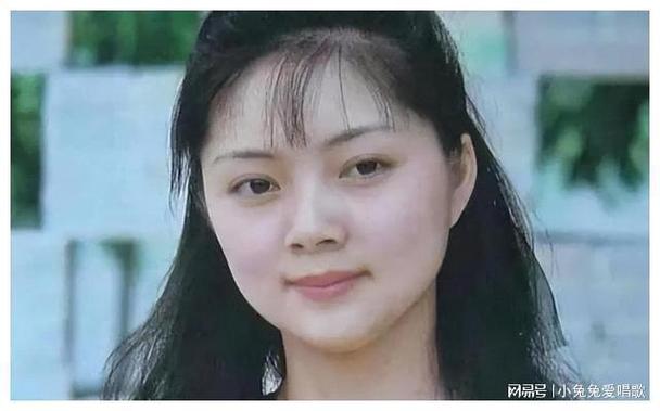 面相篇——女性于滚滚红尘中观测一二,女带桃花摇膝坐,虽为良妇亦私情