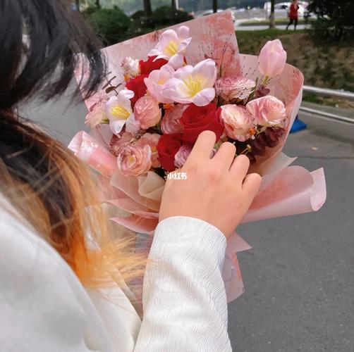 梦见吃鲜花