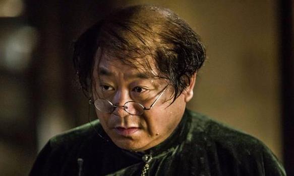 油嘴滑舌没担当的男人面相