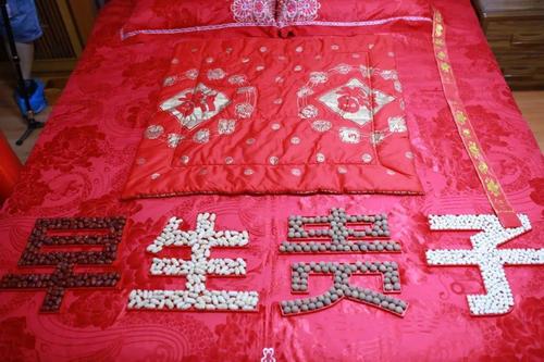 结婚上头顺口溜一梳金