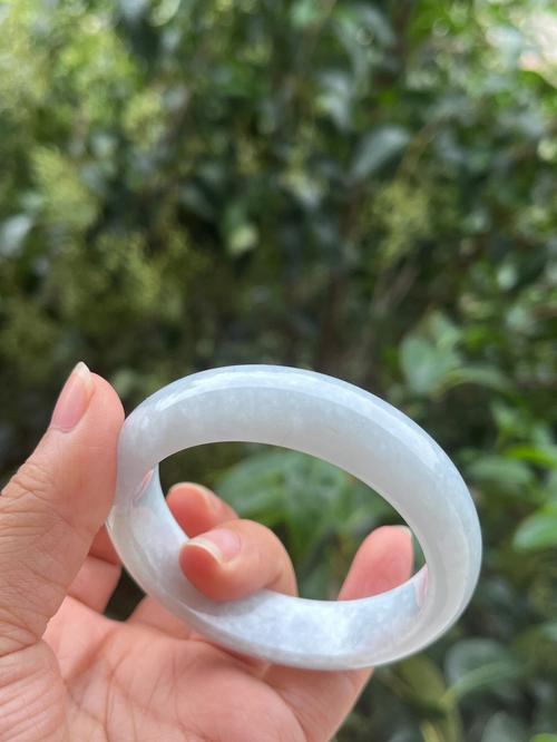 如何看翡翠手镯的水头