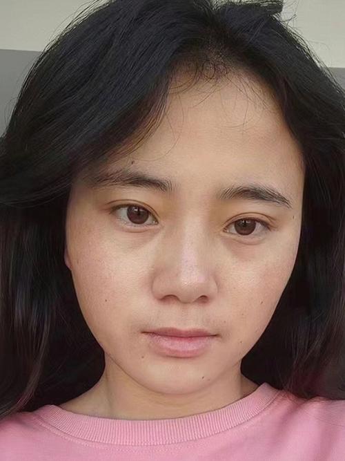 两边法令纹不对称的女性感情顺利吗