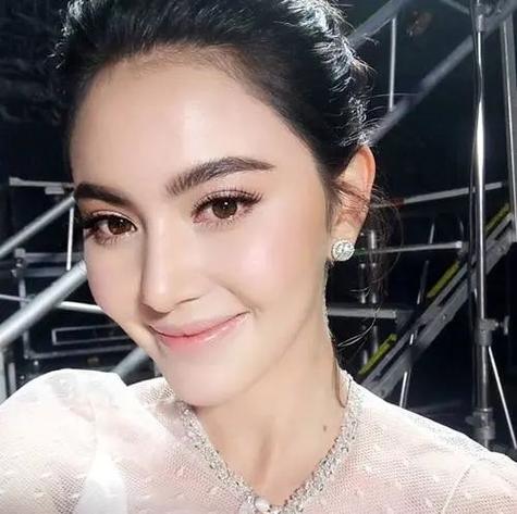 一看就精明的女人面相