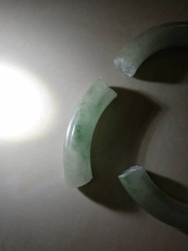 玉镯碎了