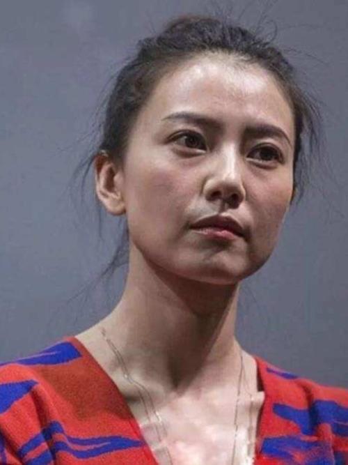 法令纹深的人为人精明