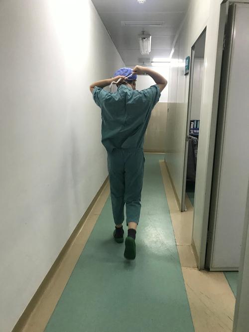 肖羊女人的三种暗示,就是在赤裸裸的告诉你她需要你