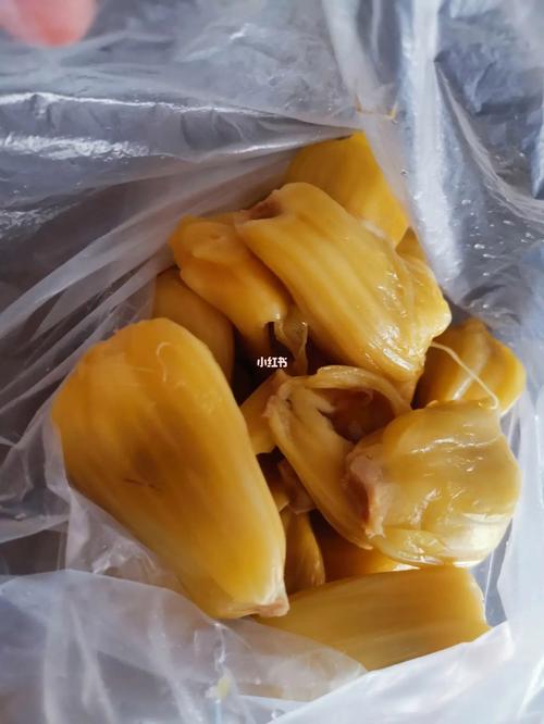 梦见菠萝在树上烂