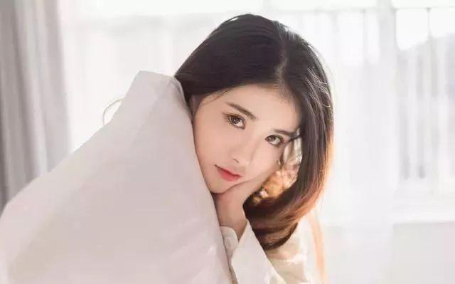 长相最显小的生肖女