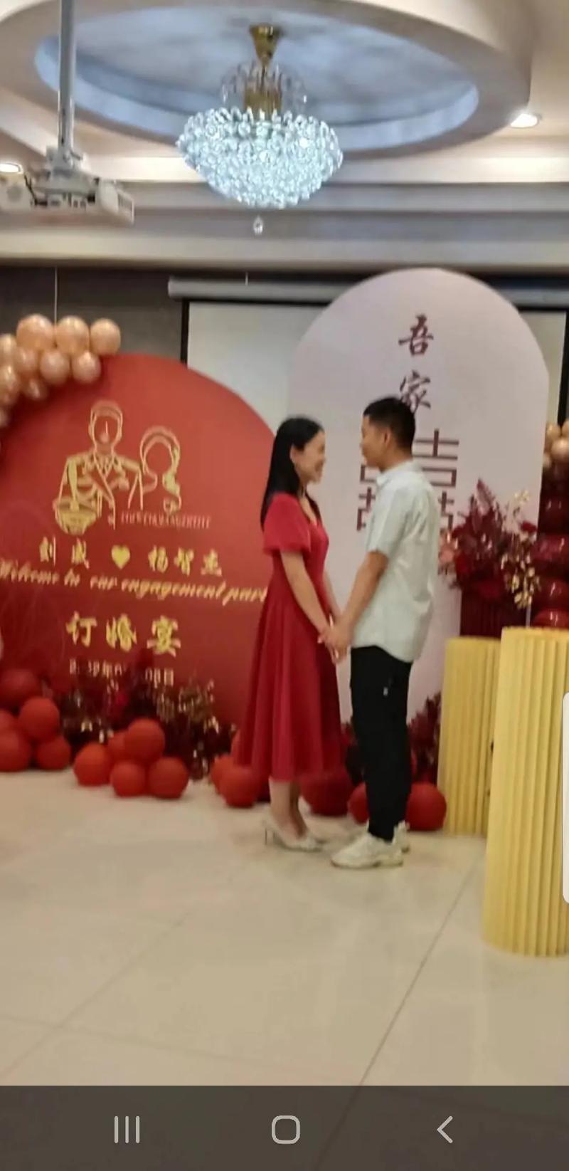 订婚喜宴上男方要发红包压桌吗