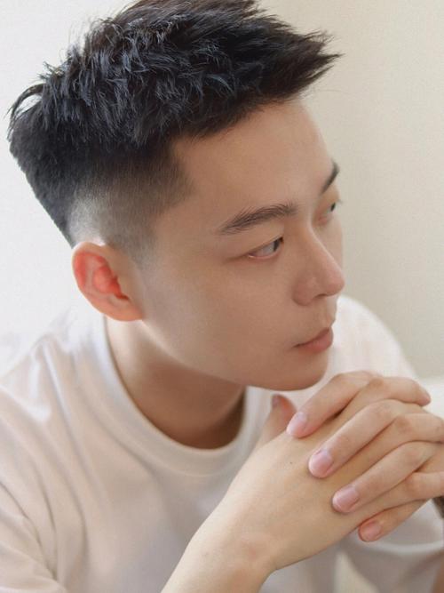 有福气的眉形 气宇轩昂外形出色