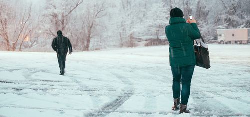 梦到雪地里行走