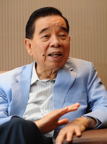 O型血名人郑裕彤